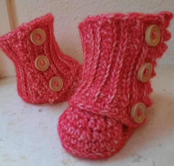 Ingehaakt baby laarsjes rood sfeerimpressie